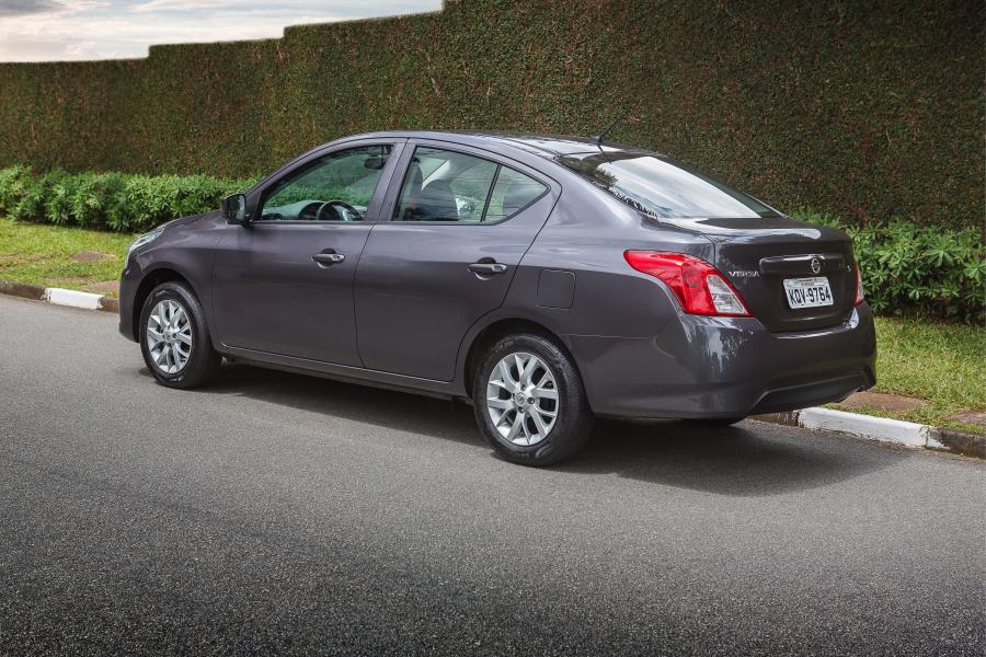  Nissan Versa 2015 года  (BR) (фото 14 из 17)